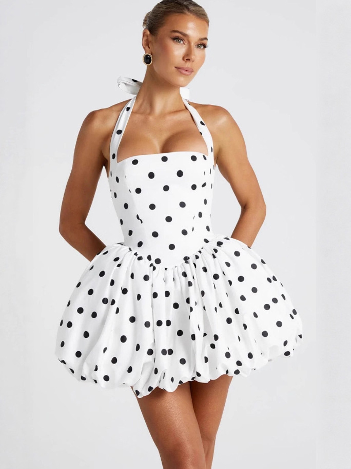 Kleid mit Punktmuster, Neckhol – Y2K Backless Halter Mini Dress Bewertung und Preis